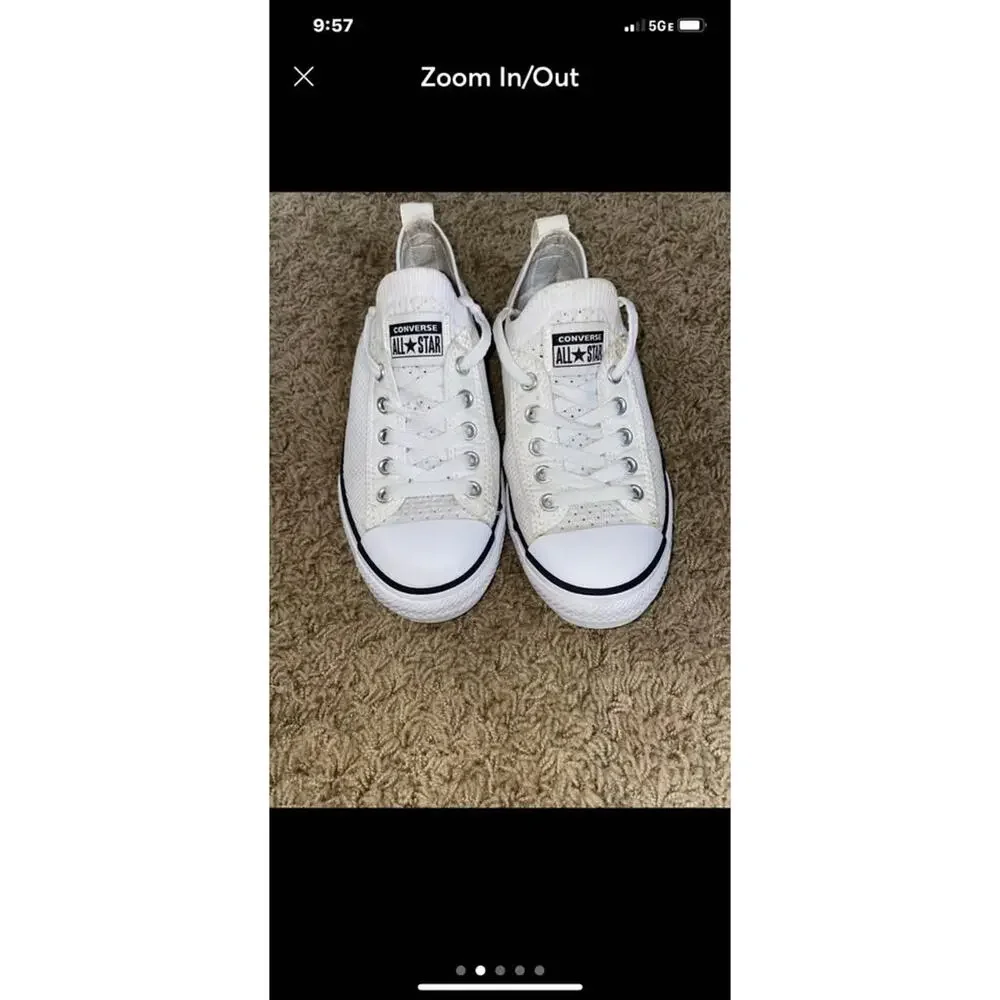 Converse All Star White Girls Size : 2 youth girls Tennis Shoes Sneakers